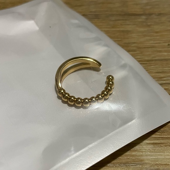 Minimalist Dot & Split Band Ring - Picture 5 of 6